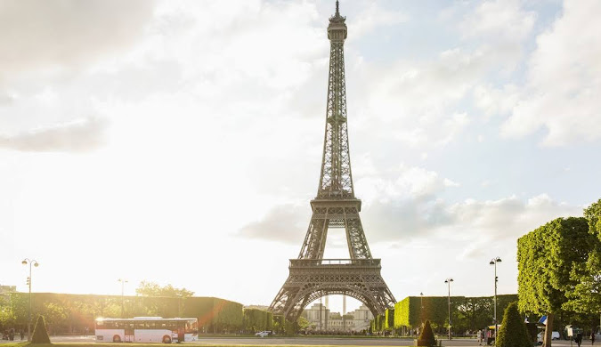 Descubra os Encantos de Paris: Roteiro Completo para sua Primeira Visita